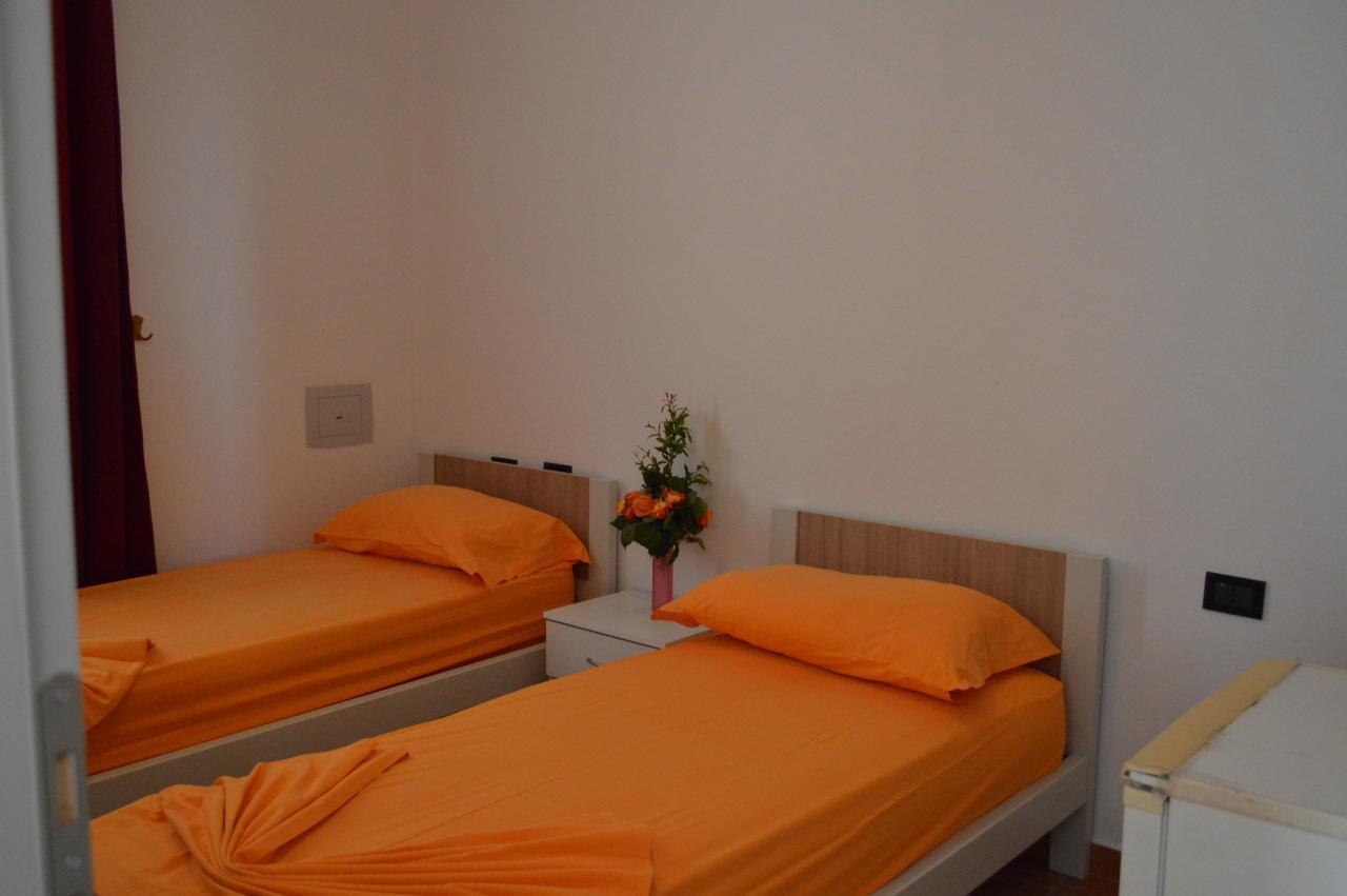 Hotel Bolonja Shëngjin 외부 사진